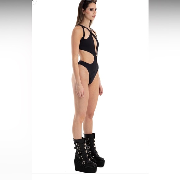 TOWERS SWIMWEAR
DOOM SWIMSUIT BLACK SIZE S - Picture 4 of 16